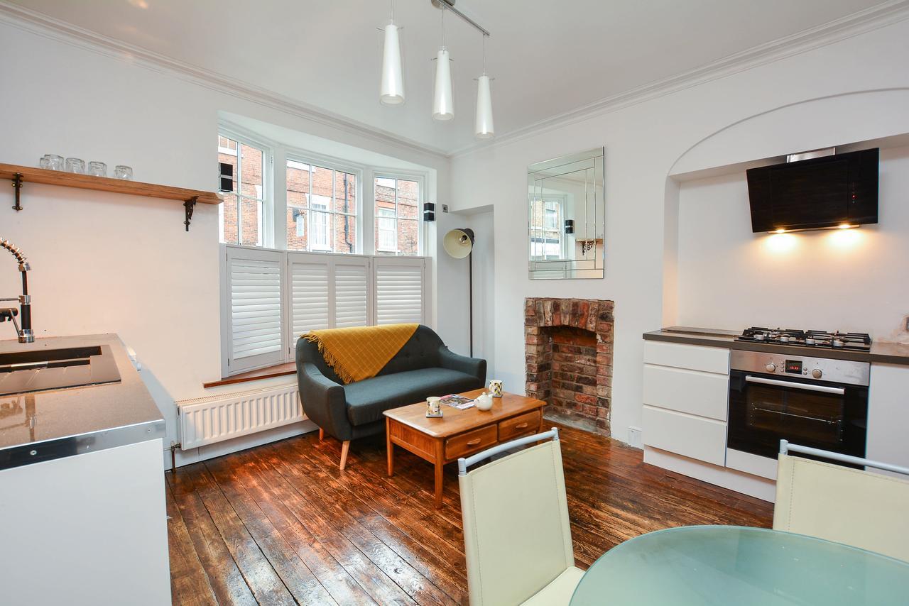 The Location- 1 Free Private Parking Space - 60 Second Walk 2 Minster! Йорк Экстерьер фото