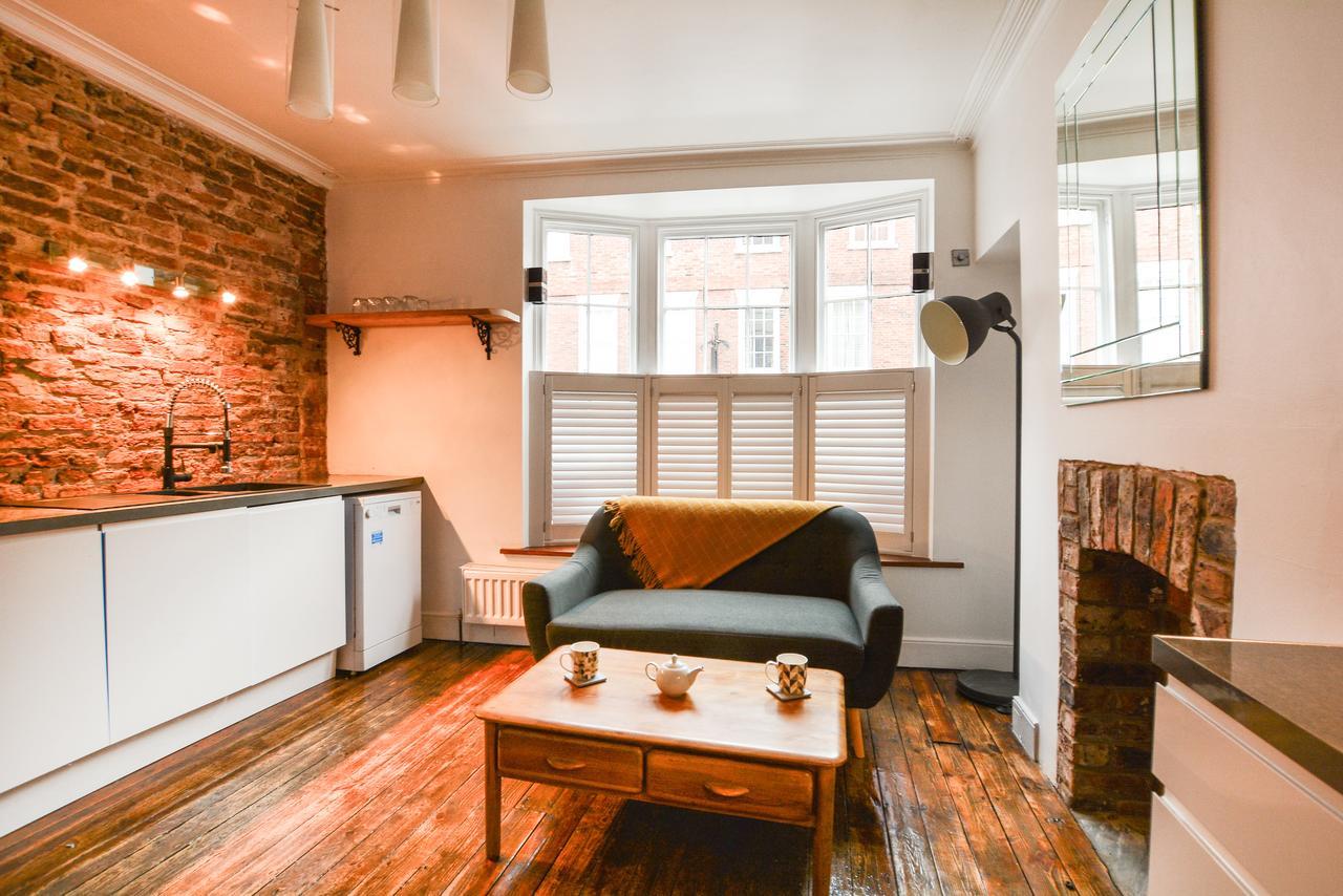 The Location- 1 Free Private Parking Space - 60 Second Walk 2 Minster! Йорк Экстерьер фото